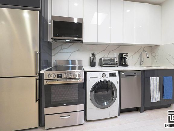 5th image of 1431 York Ave #47