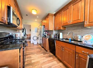 11 Babcock St #1D, Brookline, MA 02446