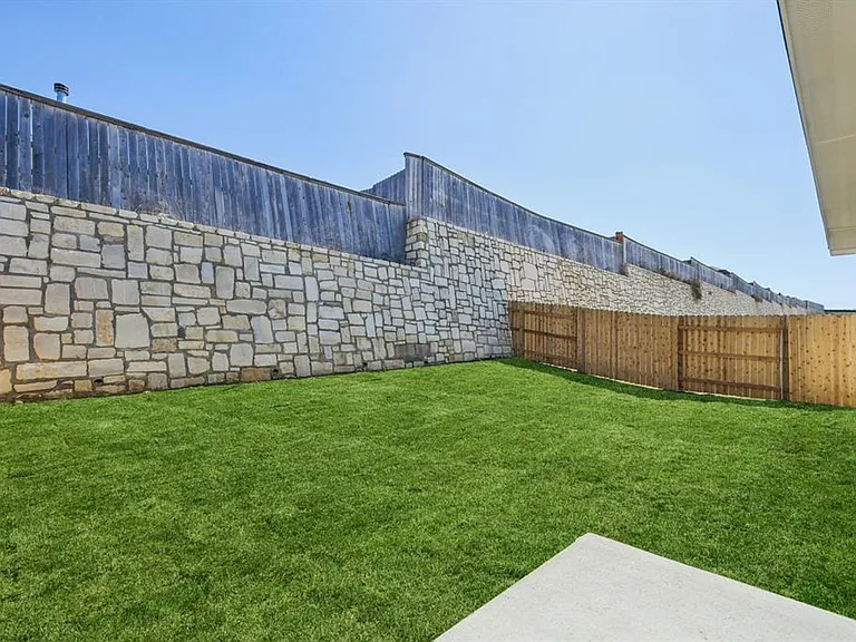 11913 Ellena Cv — Photo 33