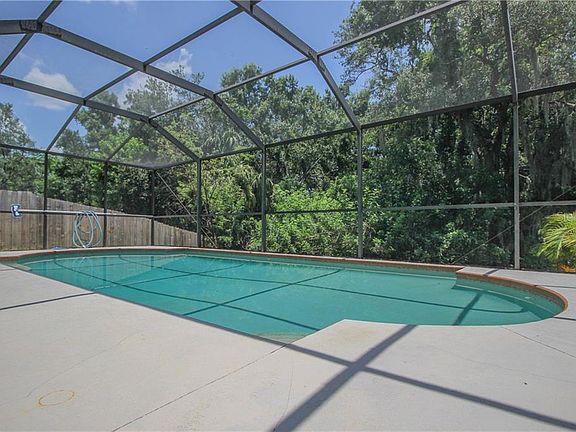 2nd image of 1749 Oak Pond Ct