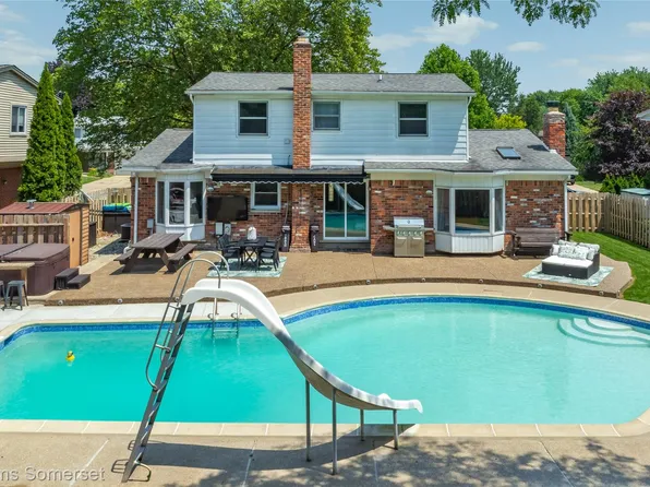 5795 Limestone Dr, Troy, MI 48085