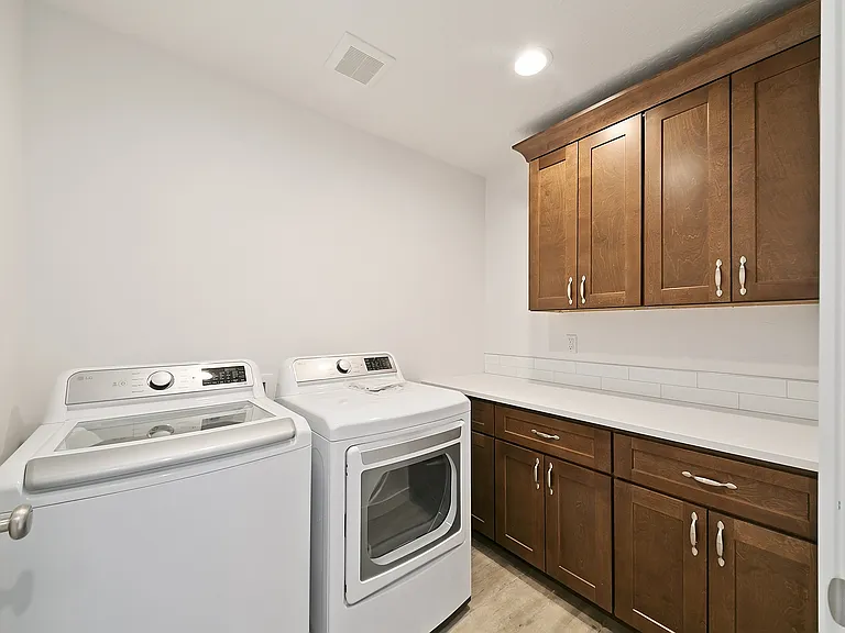 1326 N Meridian Rd — Photo 15