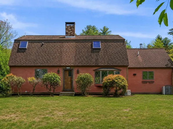 72 Mile Ln, Ipswich, MA 01938