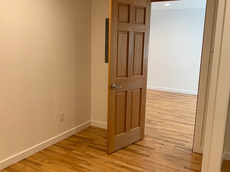1815 E Thomas St #B — Photo 8
