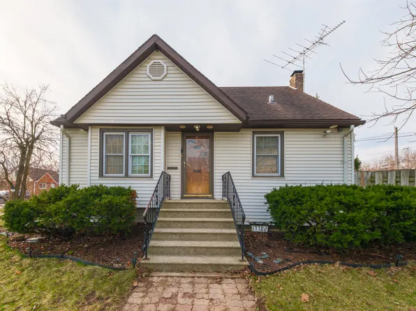 17702 Community St, Lansing, IL 60438