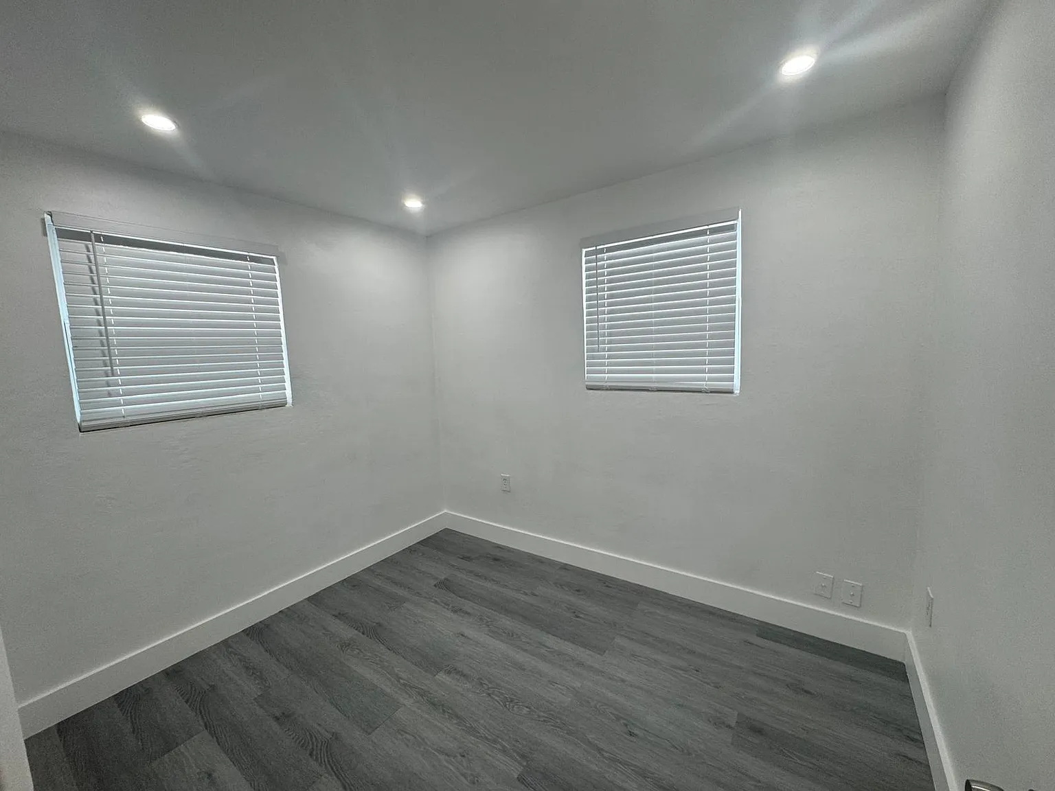 4550 SW 36 St - 1 — Photo 4