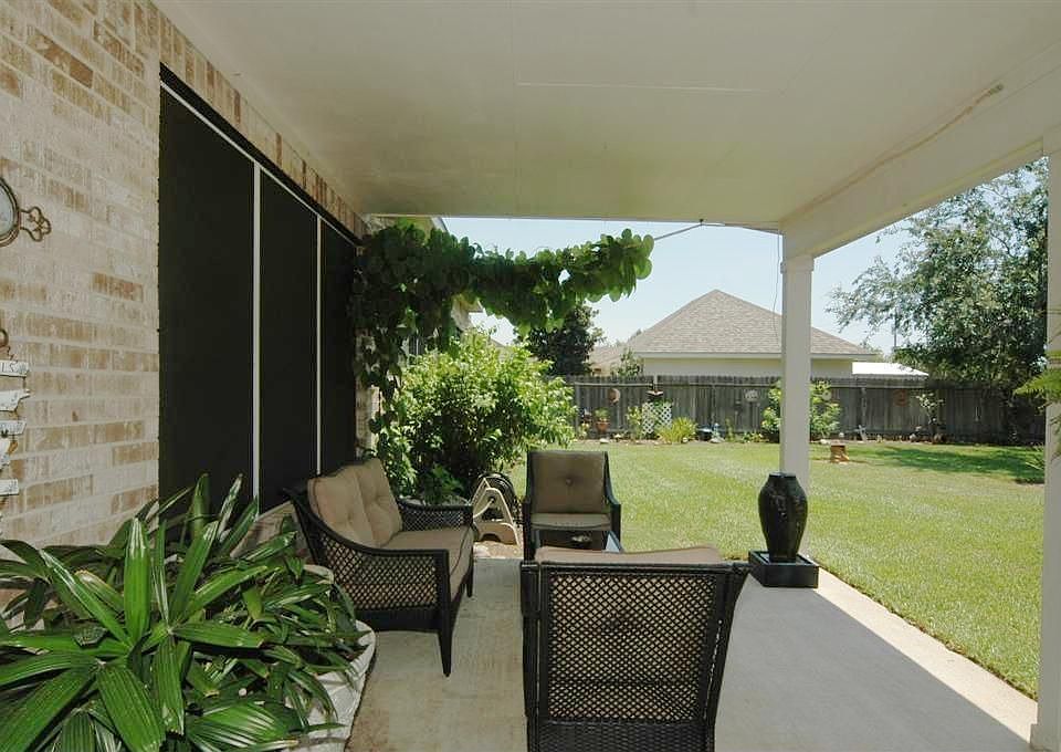 1st image of 2877 Everett Dr