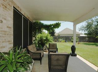 2877 Everett Dr, Friendswood, TX 77546