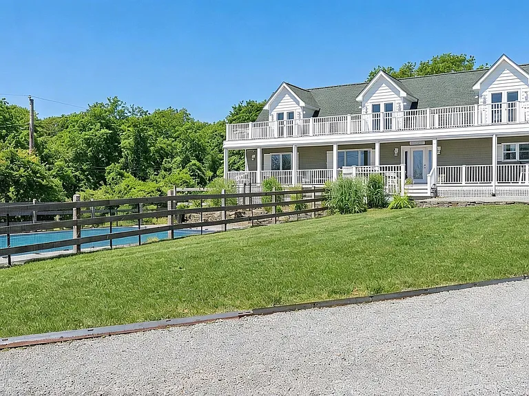 241 Old Montauk Hwy — Photo 1