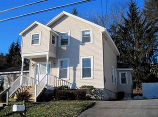 34 Crabapple Ln, Watervliet, NY 12189