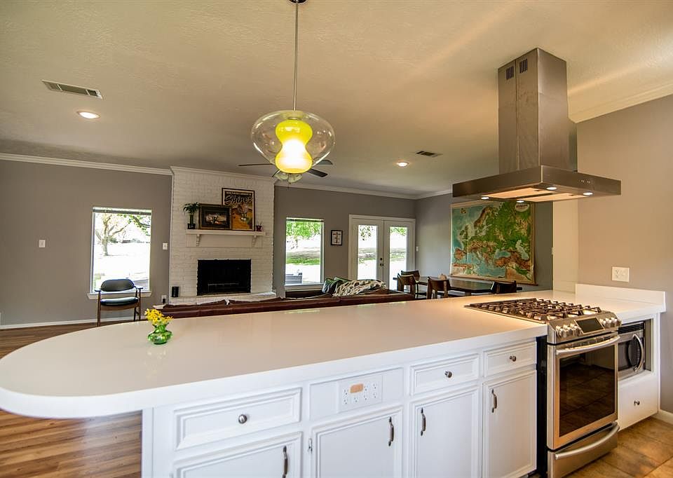 1st image of 1444 Green Briar Dr