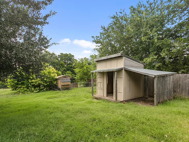 16740 Redbud Dr — Photo 20