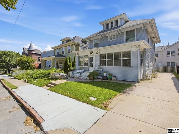 2nd image of 1043 S 30th Ave