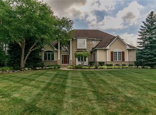 6583 Summer Wind Dr, Brecksville, OH 44141