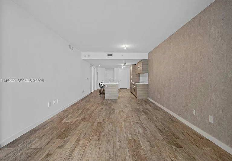 650 NE 32nd St #602 — Photo 4