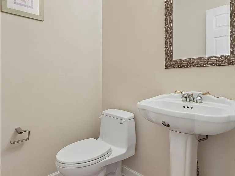 156 Eaton Dr — Photo 20
