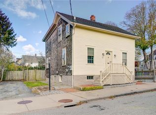 16 Bacheller St, Newport, RI 02840