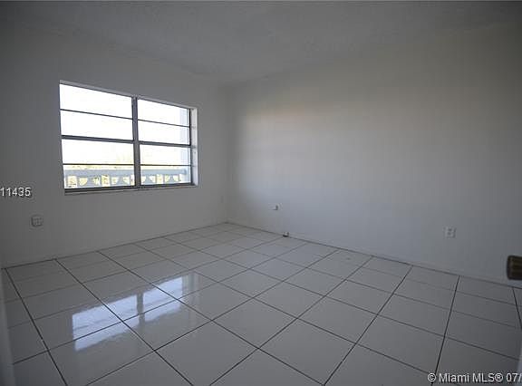 3rd image of 4141 Nautilus Dr APT 6C