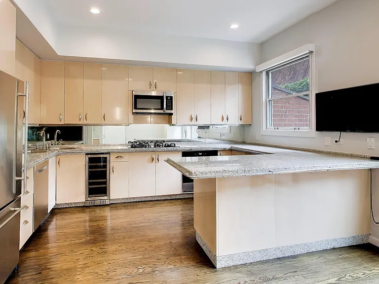 171 W Goethe St #B — Photo 15