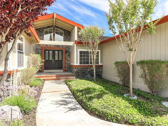 3rd image of 315 Linda Dr