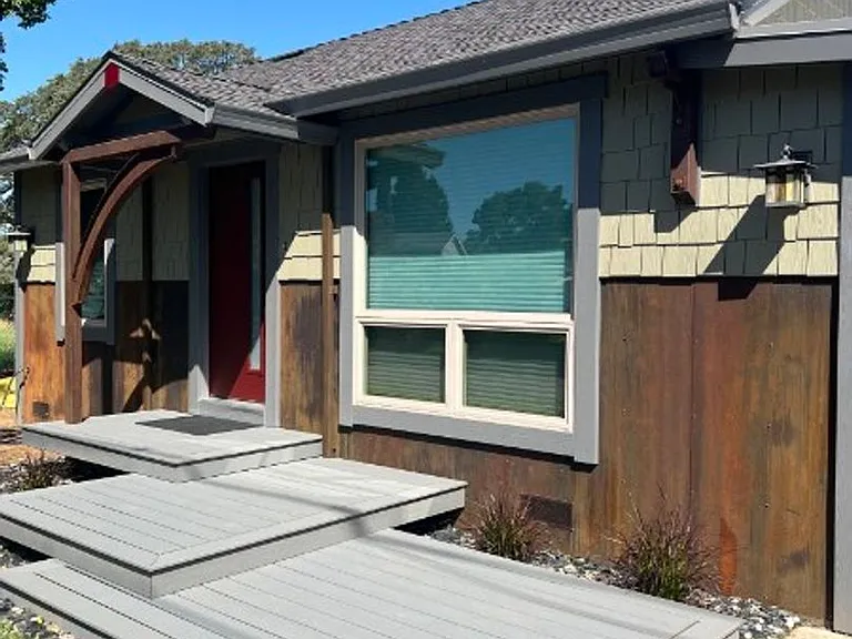 1695 Lilac Ln #B — Photo 1