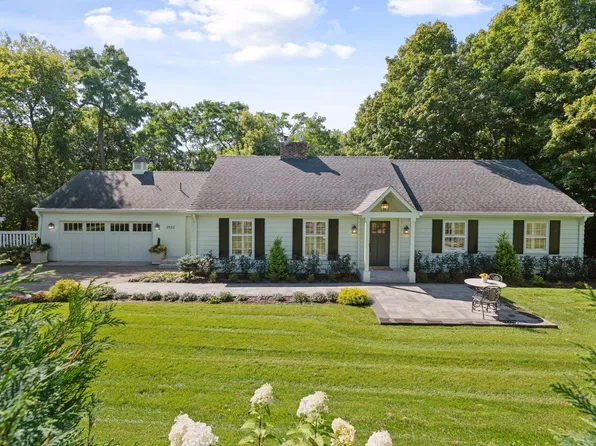3922 Heathcote Rd, Deephaven, MN 55391
