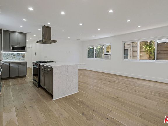 3rd image of 638 Pier Ave APT B