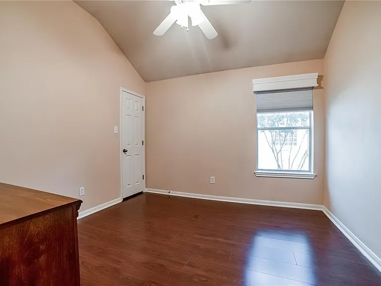 1203 Calistoga Dr — Photo 16