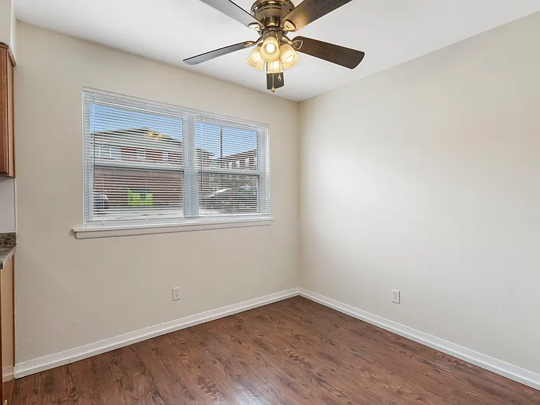 936 E Walnut St #1 — Photo 16