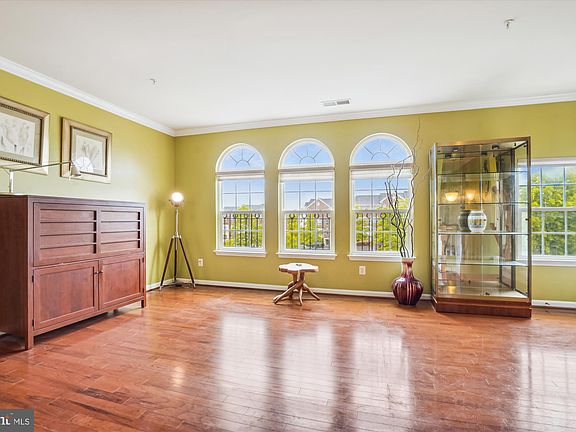 2nd image of 15300 Regents Park Dr