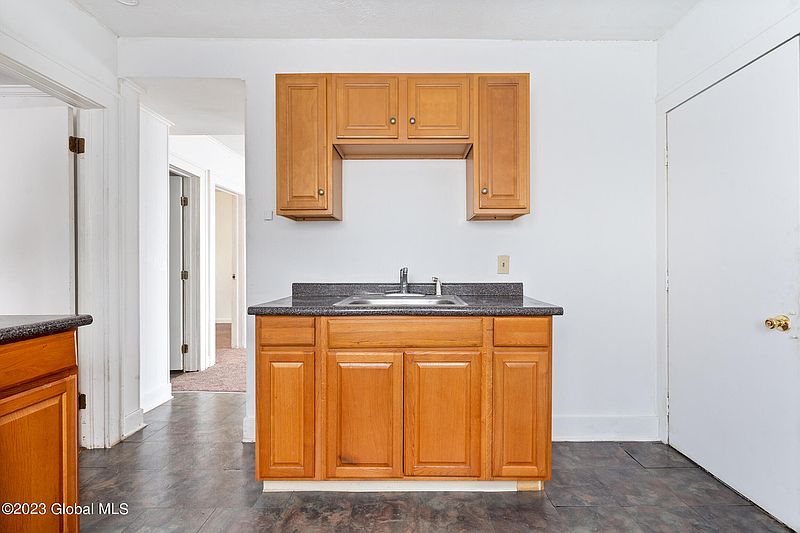 4th image of 2034 State Street