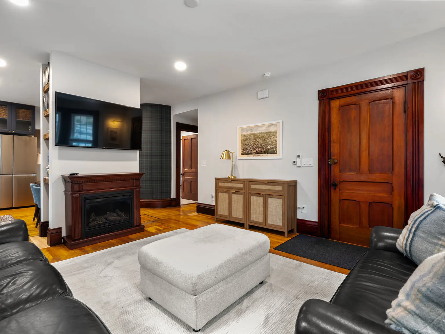 82 N Spring St — Photo 2