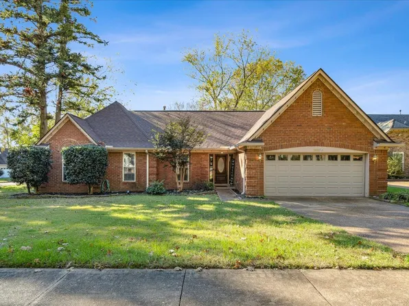3883 Oak Rd, Memphis, TN 38135