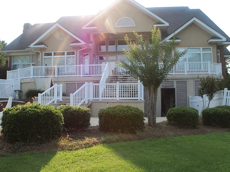 103 Turnberry Ct — Photo 3