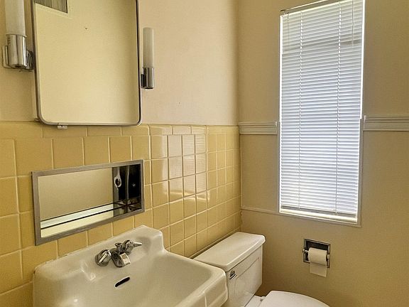 4th image of 1552 Hickory Ave