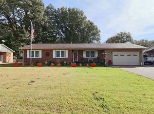 2666 Oakview Dr, Humboldt, TN 38343