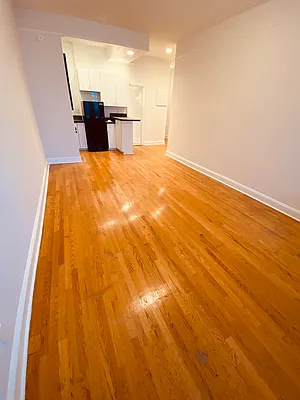 Rented by Metropolis Real Estate of Manhattan | media 19