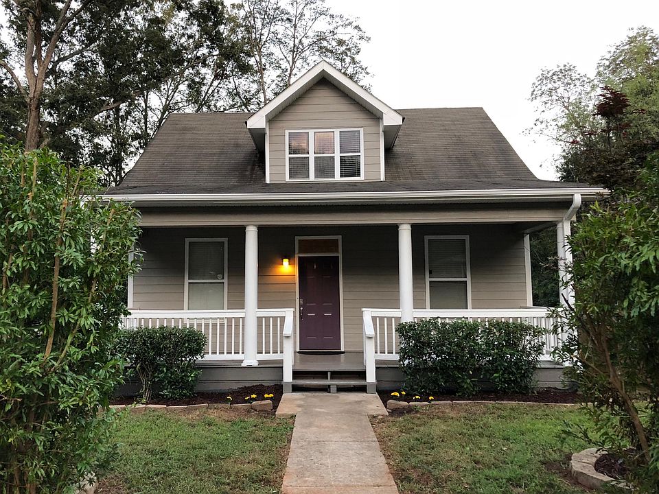 2868 Pearl Street.