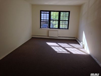 24019 69th Ave, Douglaston, NY, 11362