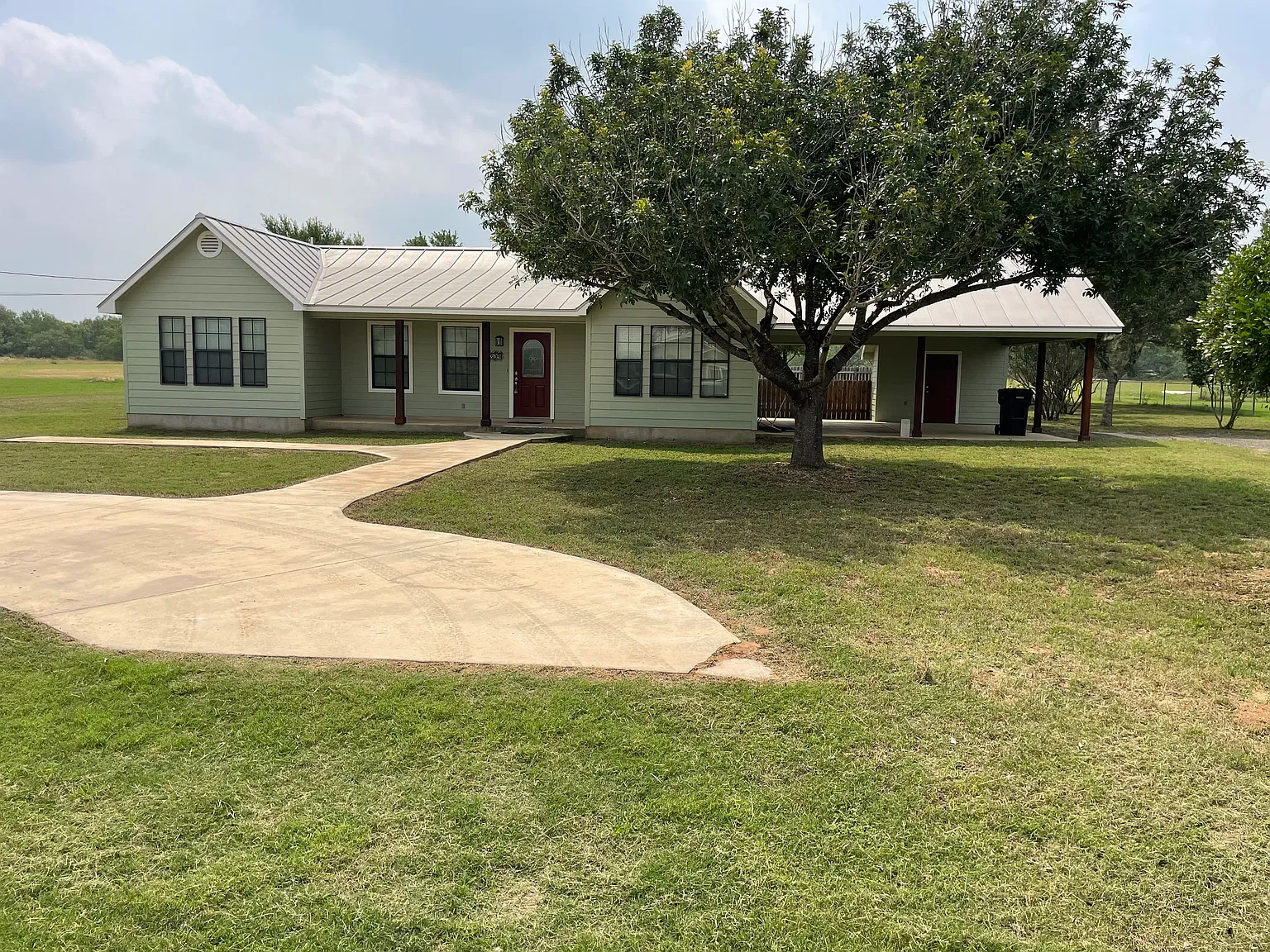 3 bed, 1395 sqft, $1,850 — Photo 2