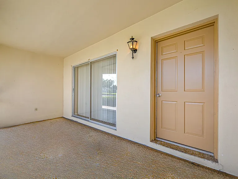 Lake Tarpon Apartments — Photo 56