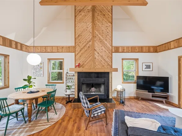 7480 Glacier Springs Drive, Deming, WA 98244