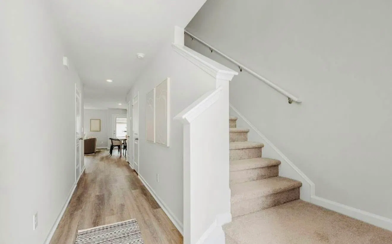 3 bed, 2.5 bath, 1200 sqft, $1,950 — Photo 3