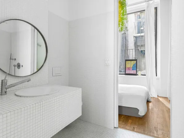 50 Pine Street image 12 of 13