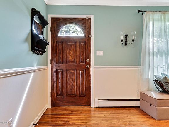 5th image of 182 Chatham Ave