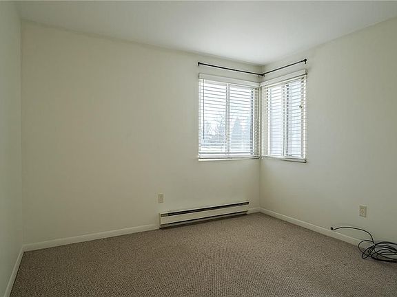 4th image of 444 Idlewood Blvd