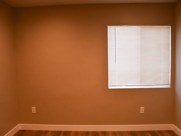 874 N Orange St — Photo 37