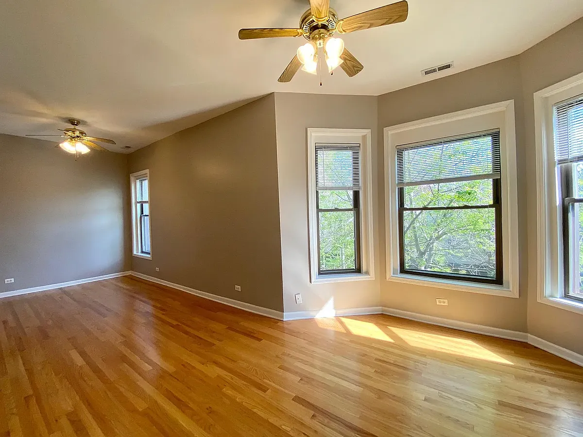 Building Photo - 1024 W Leland Ave #2W