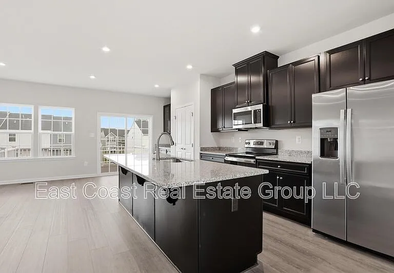 105 Dripping Spring Dr — Photo 4
