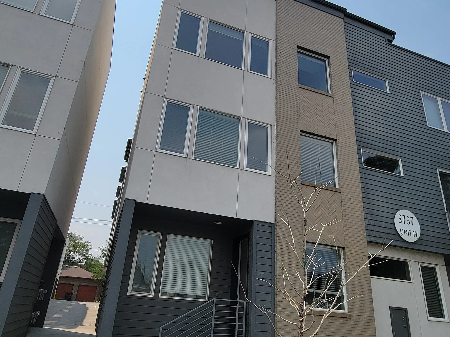 1 bed, 1197 sqft, $2,300 — Photo 3